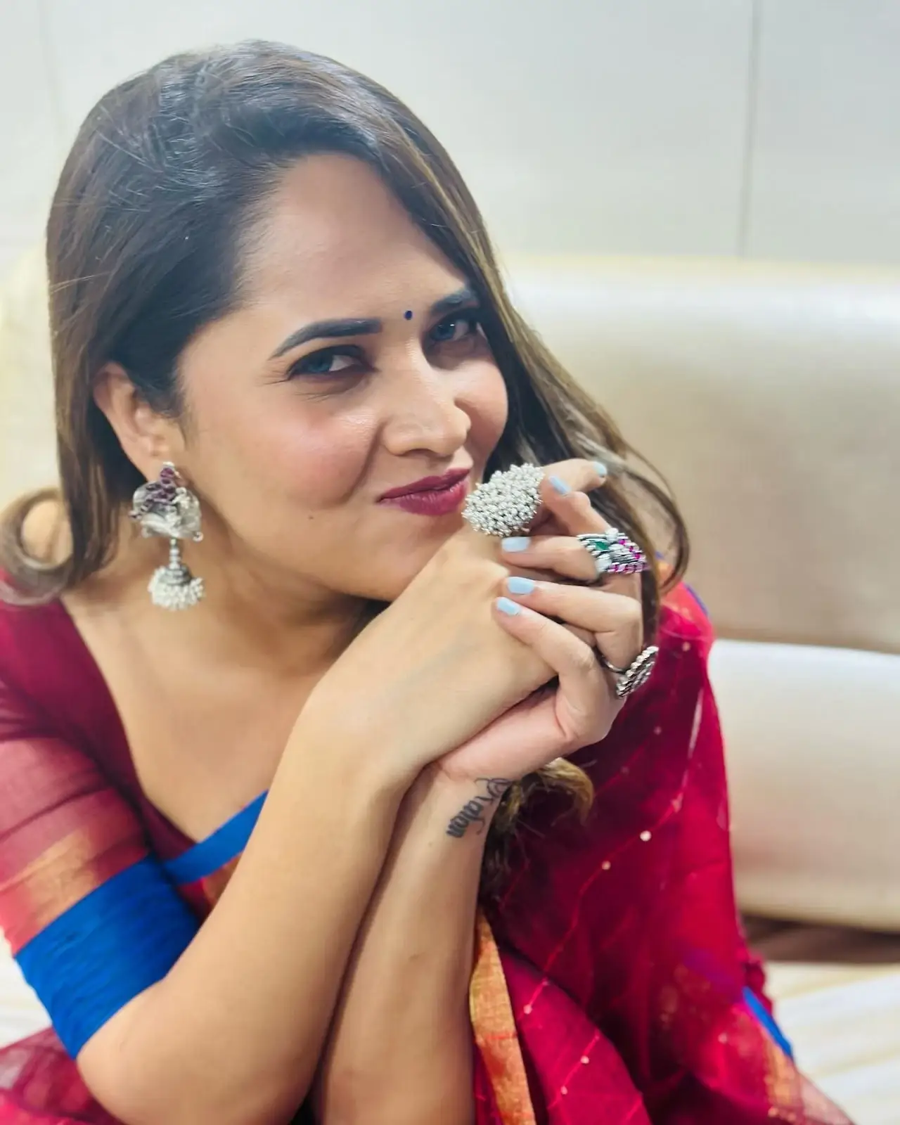 GLAMOROUS SOUTH INDIAN ACTRESS ANASUYA BHARADWAJ IN TRADITIONAL RED SAREE 6